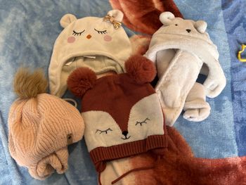 Lot bonnets bébé