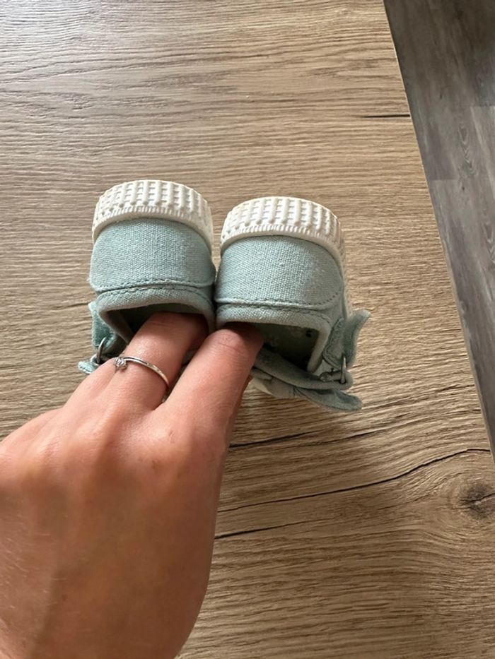 Chaussure bébé fille taille 19 - photo numéro 2
