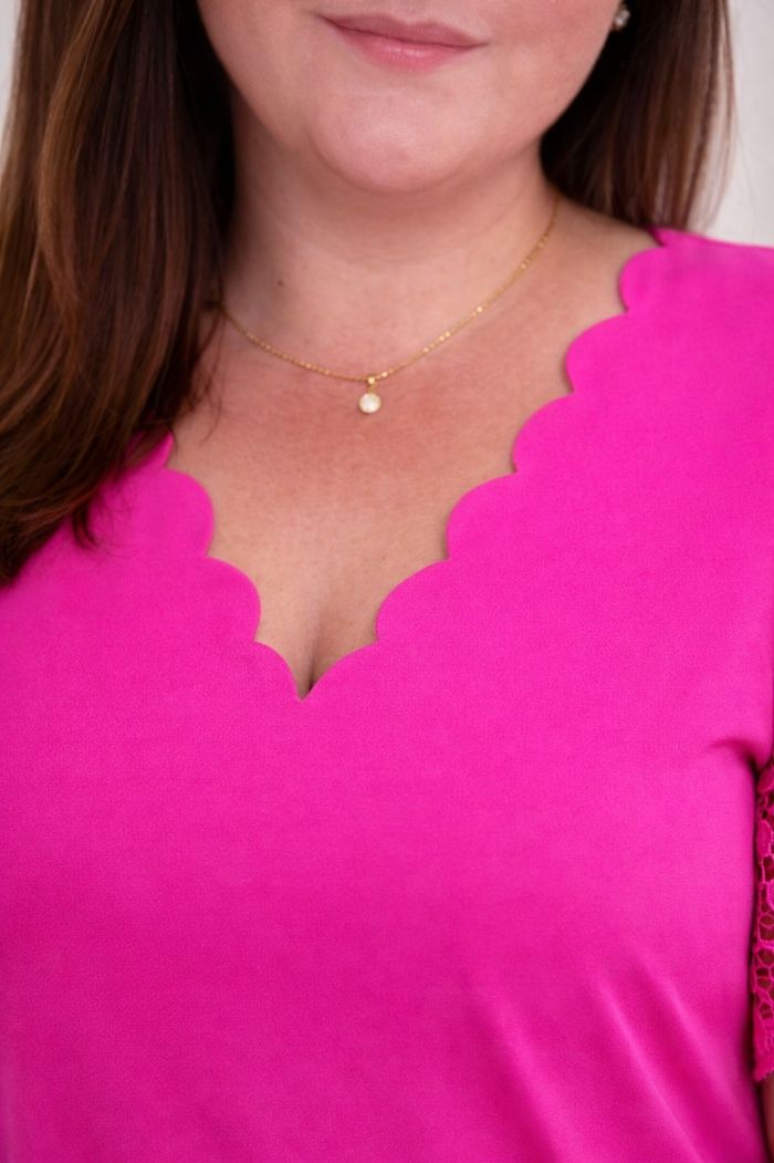 Robe rayonnante éclat fushia aux manches dentelle Femme Taille 54 marque Asos 💍 - photo numéro 3