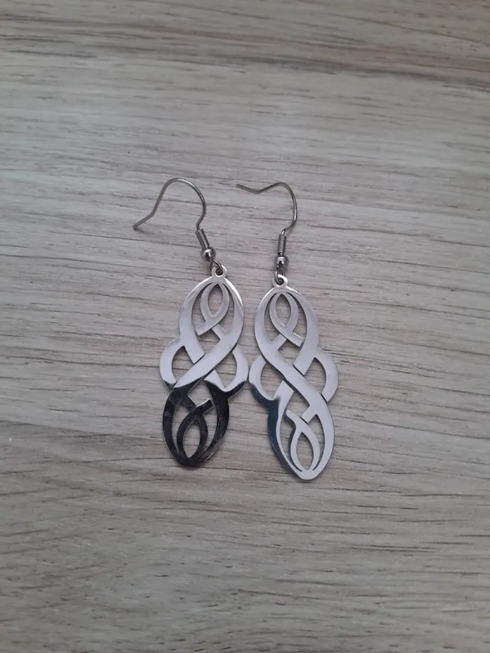 Boucles d'oreilles pendantes inspirées de la série Vikings - argentées 03