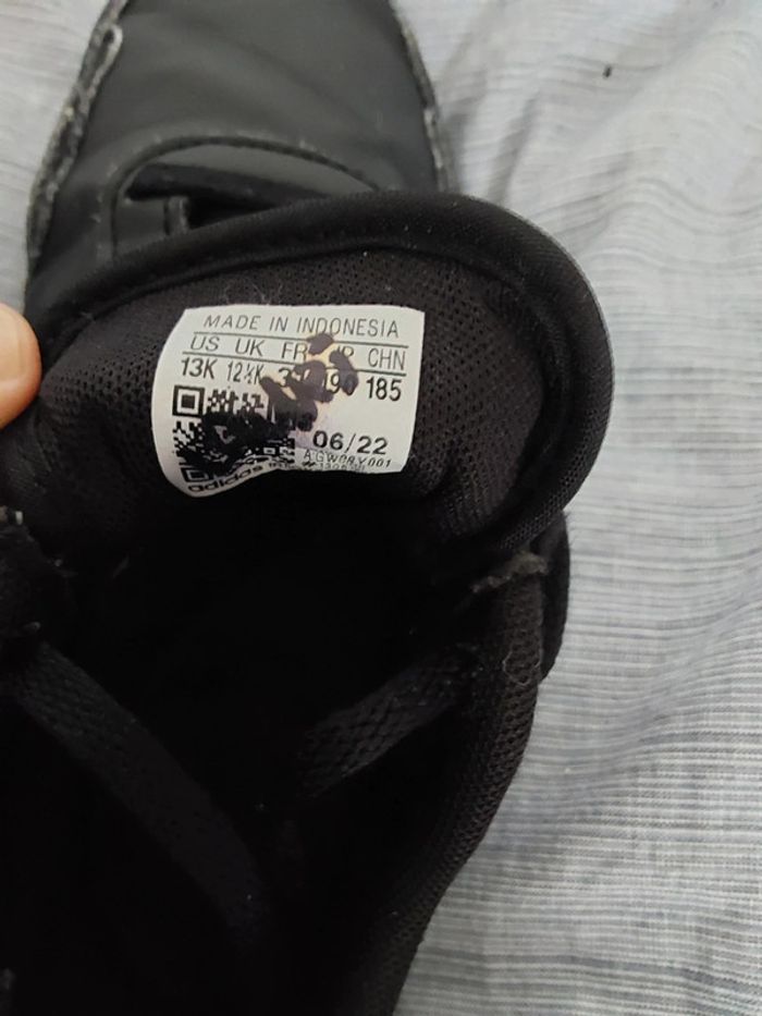 Basket Adidas garçon pointure 31 - photo numéro 8