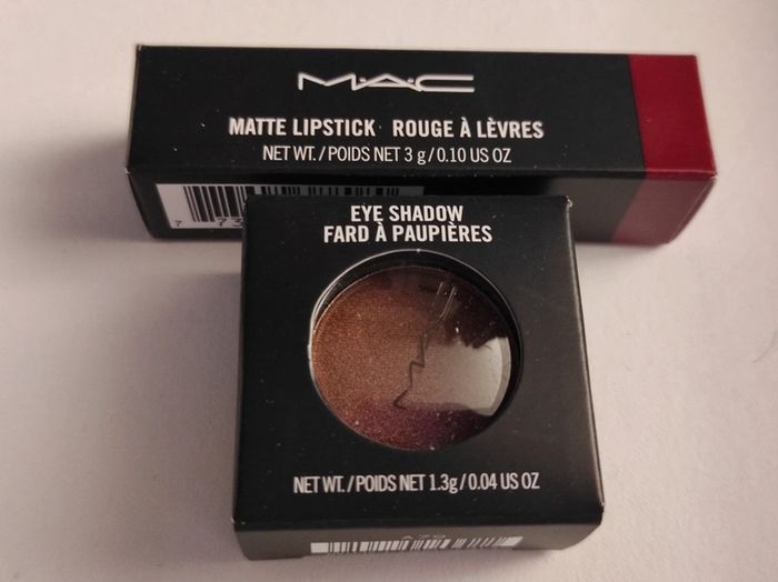 Lot MAC Valeur totale : 51 € - Rouge à lèvres et Fard à paupière - Lipstick & Eye shadow