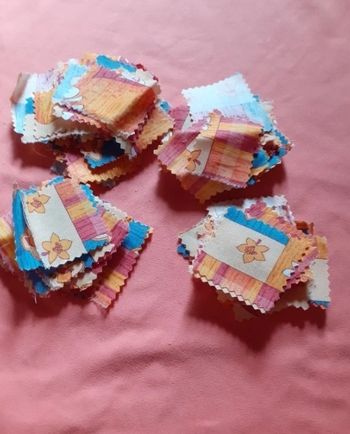 Lot de petits morceaux de tissu