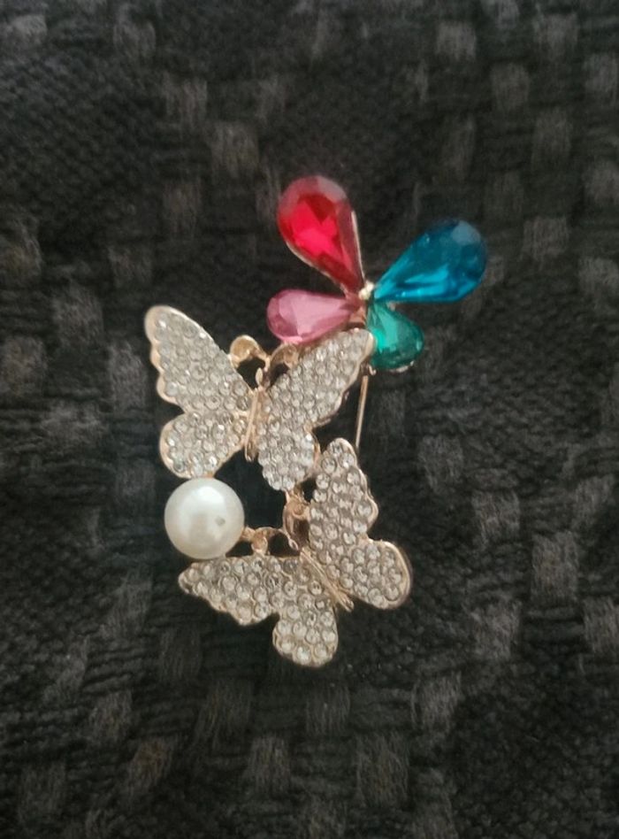 Broche Strass dorée