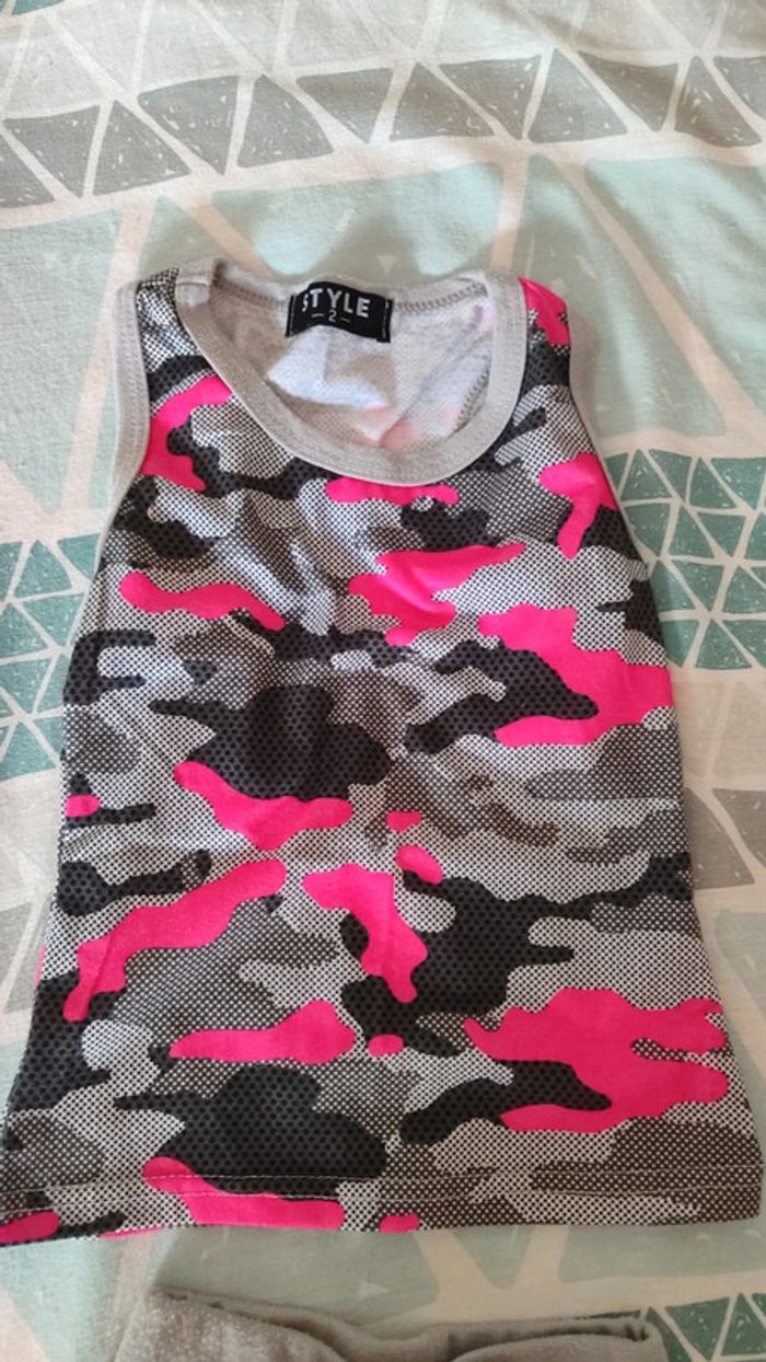 Short t-shirt taille 2 ans - photo numéro 2