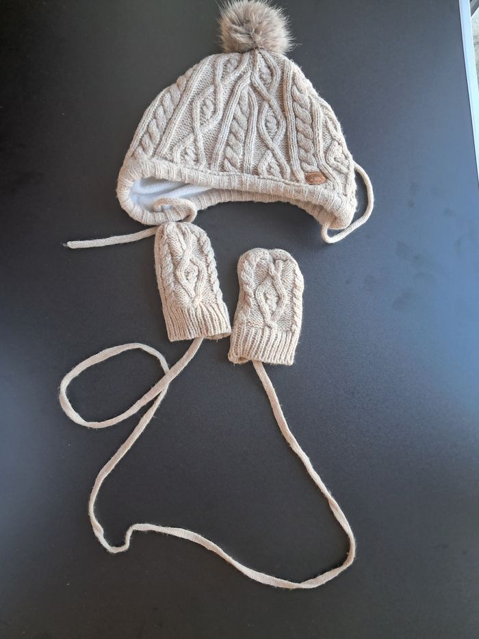 Ensemble bonnet et moufles