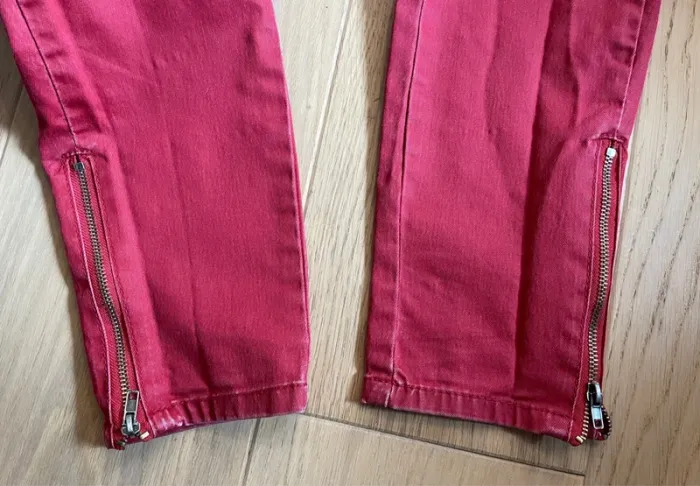 Pantalon rouge - Place du jour - 38 - photo numéro 3