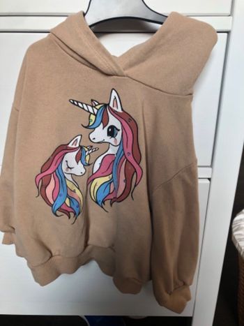 Sweat HM licorne taille 2-4 ans