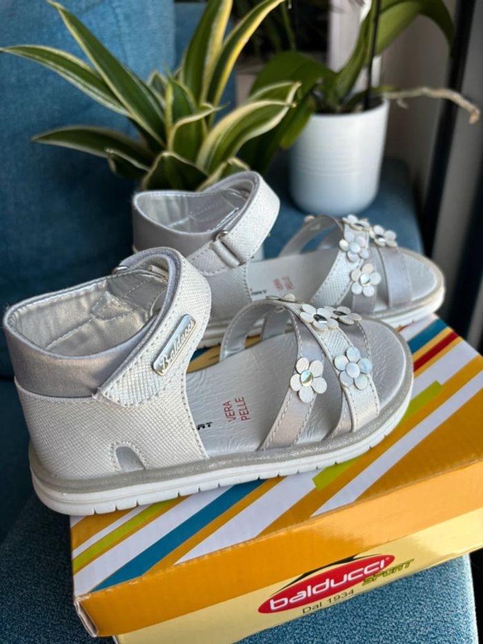 Sandales neuves gris irisée Balducci 24 - photo numéro 4