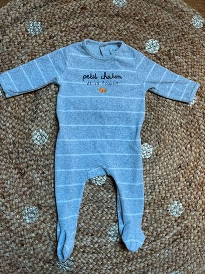 Lot de 4 pyjamas - Taille 9 mois - photo numéro 2