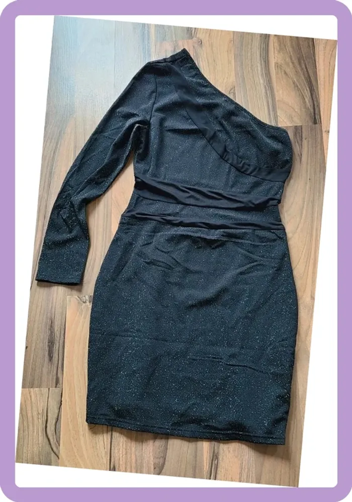 Joli robe mono-manche taille 36