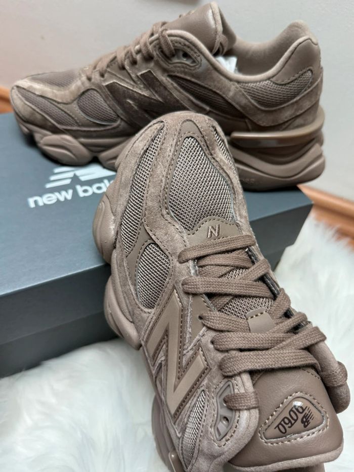 New balance 9060 marron sable 41.5 neuf - photo numéro 2