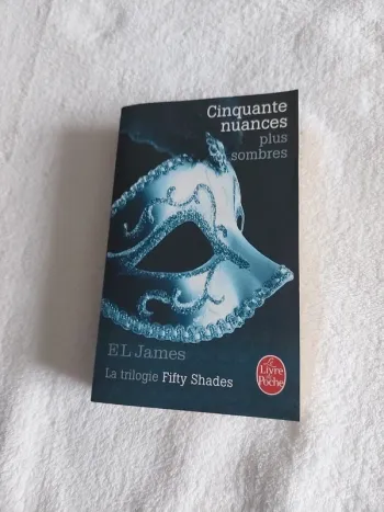 Livre cinquante nuances plus sombre