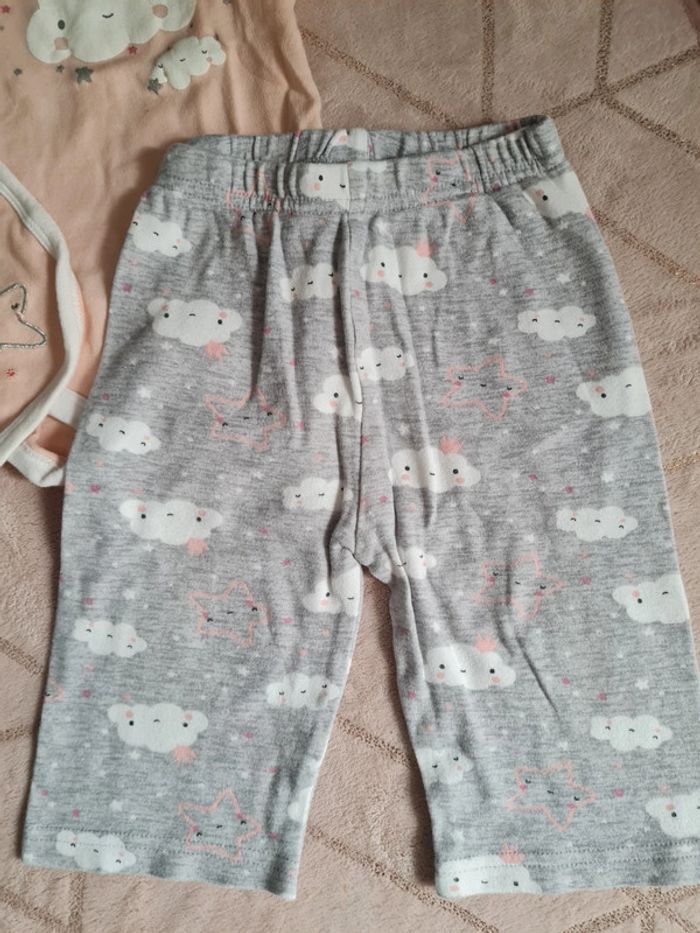 Ensemble bodie + bavoir + pantalon fille 12 mois - photo numéro 2