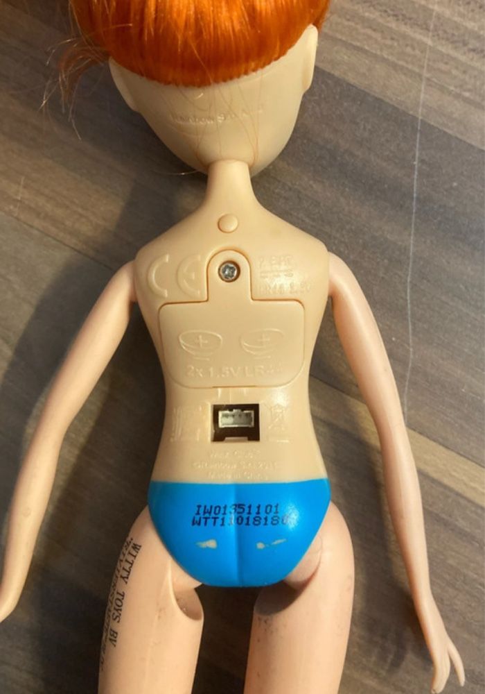 Poupée winx club bloom 2011 - état satisfaisant - photo numéro 7