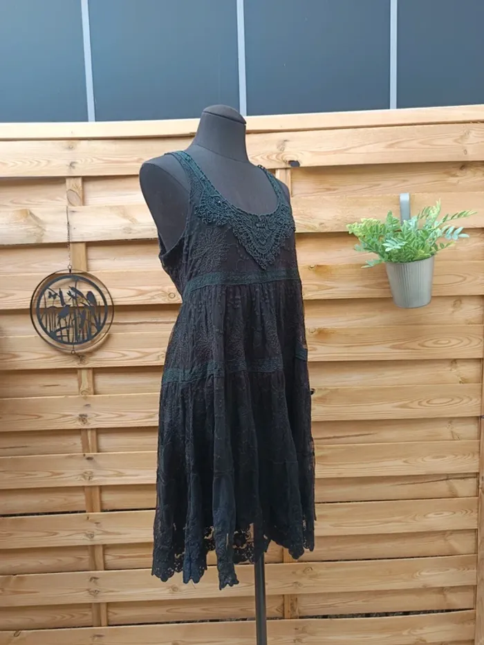 Robe dentelle et broderie taille 1 - photo numéro 6