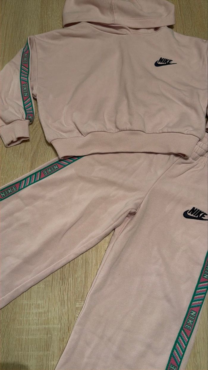 Ensemble de survêtements Nike - photo numéro 3