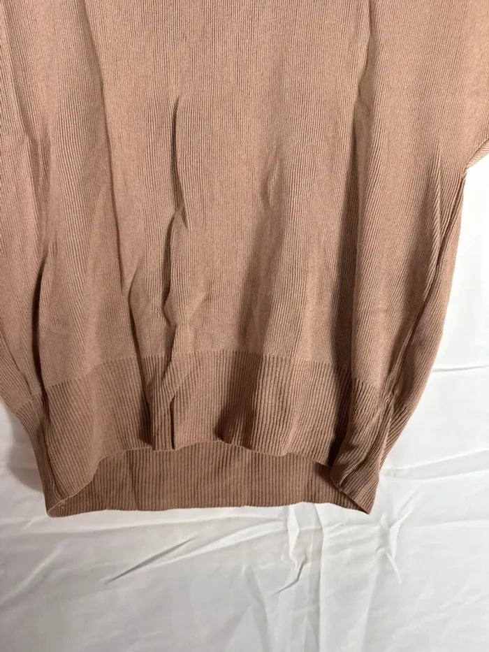 Haut élégant YesStyle – Marron intemporel pour un look raffiné et moderne - photo numéro 2