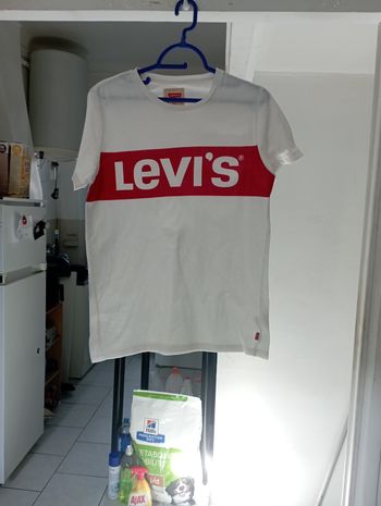 T-shirt Levi's.age 16zns