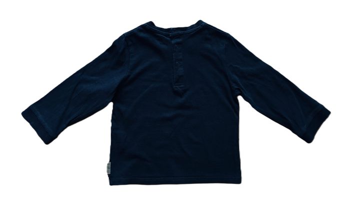 T shirt bleu marine lapins planetes manches longues. Little explorers of your heart. Kiabi. 24 mois - photo numéro 2