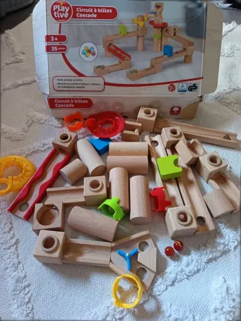Circuit à billes en bois