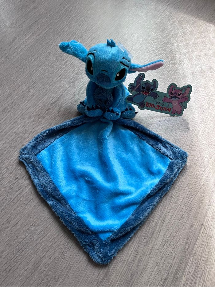Doudou stitch bleu neuf avec étiquette