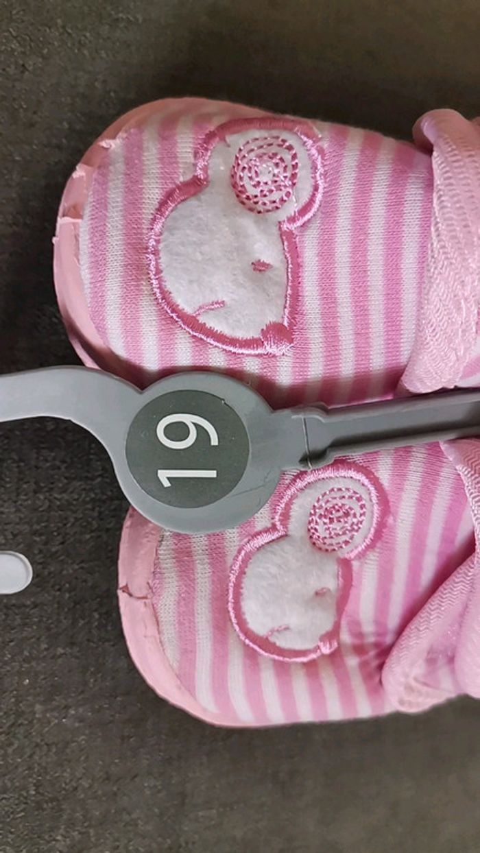 Chaussons bébé souris taille 19 neufs - photo numéro 4