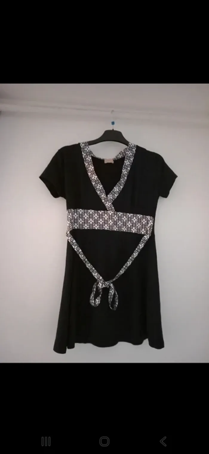 Tunique noire à motifs – Poétic – Taille 40