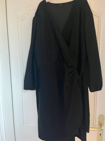 Robe paillettes col V