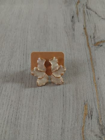 Boucles d'oreilles neuves