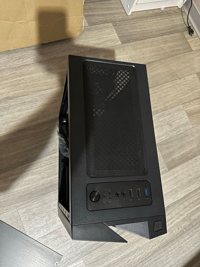 Boîtier aerocool bolt mini rgb 40€ jamais utilisé - photo numéro 3