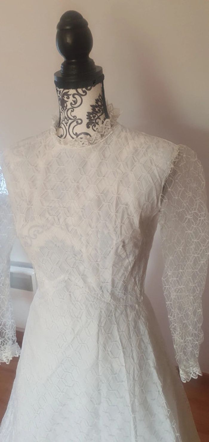 Robe de mariée manches longues vintage - photo numéro 2