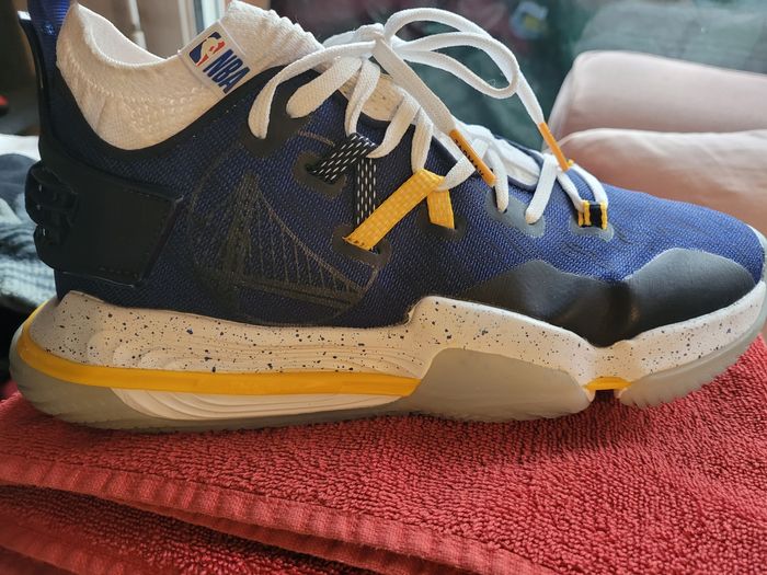 Chaussures de basket 🏀 - photo numéro 3