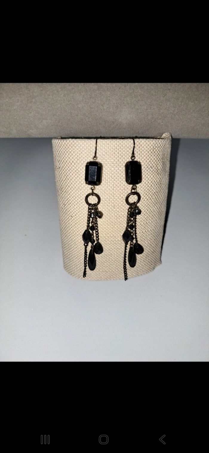 Boucles d oreille noires