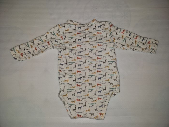 Body bébé garçon 6mois (68 cm) - photo numéro 3