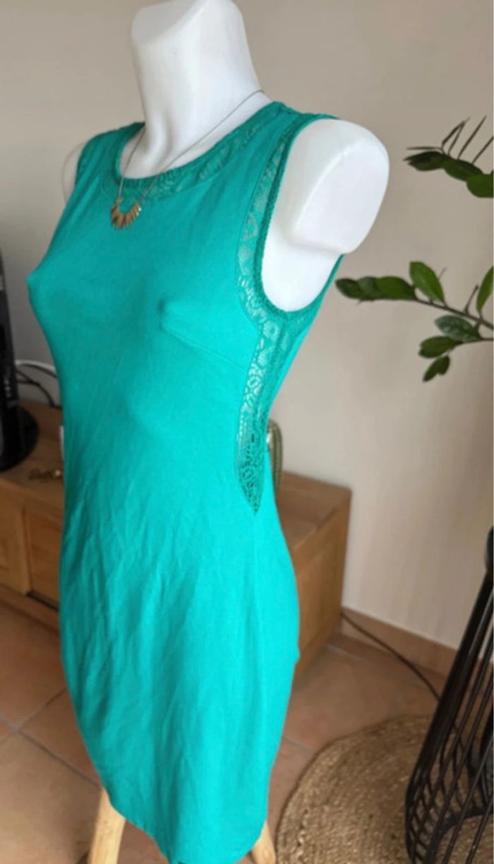 Robe verte Lpb dos ouvert - photo numéro 3