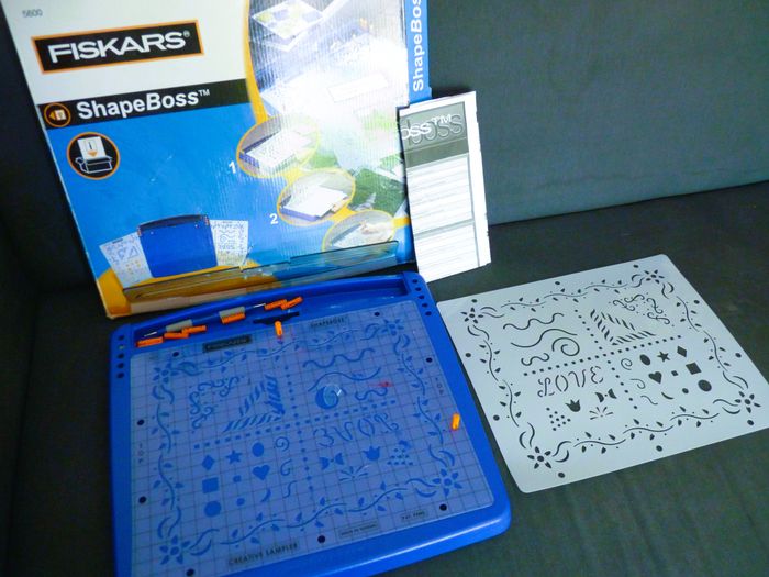 Fiskars SHAPEBOSS carte decorative loisirs creation papier tbe