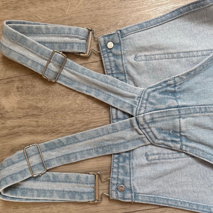 Jupe salopette en jeans - photo numéro 4