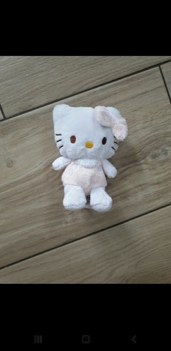 Petite peluche hello kitty