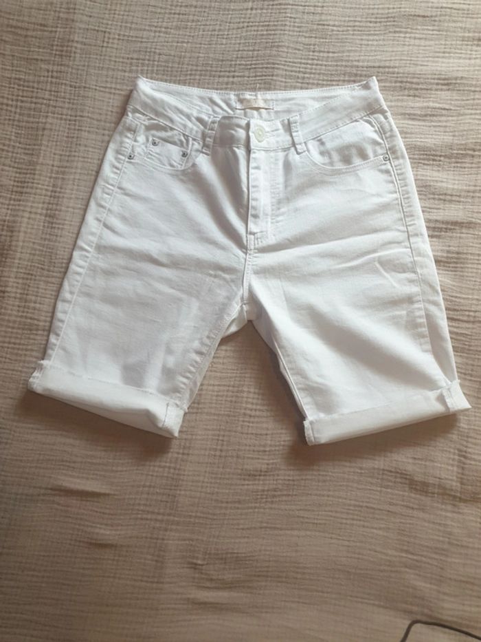 Short blanc tissu léger - photo numéro 2
