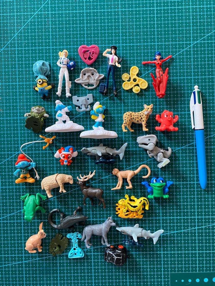 Lot Figurines Kinder - Barbie Schtroumpf Minions Frozen Miraculous