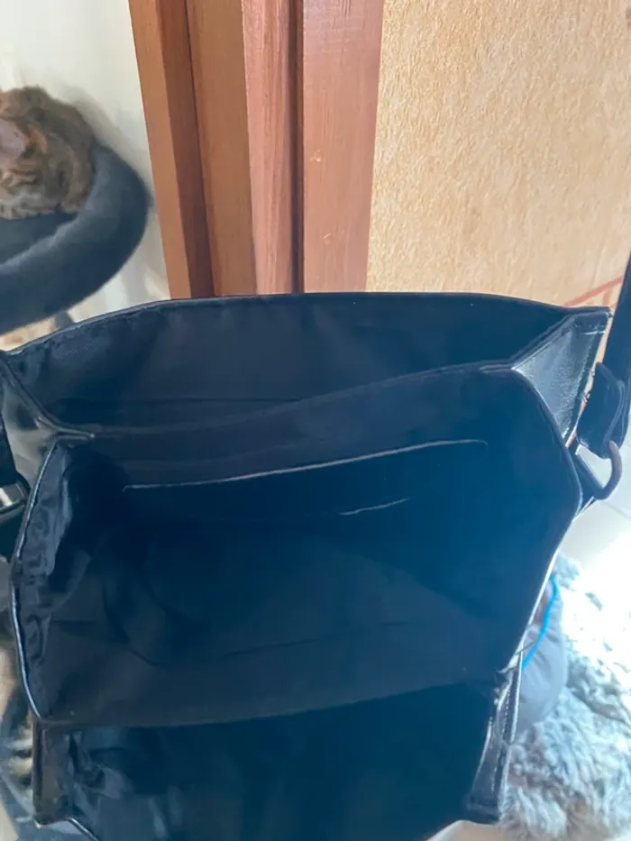 🎒 Sacoche noire chic AS en simili cuir – très bon état - photo numéro 4