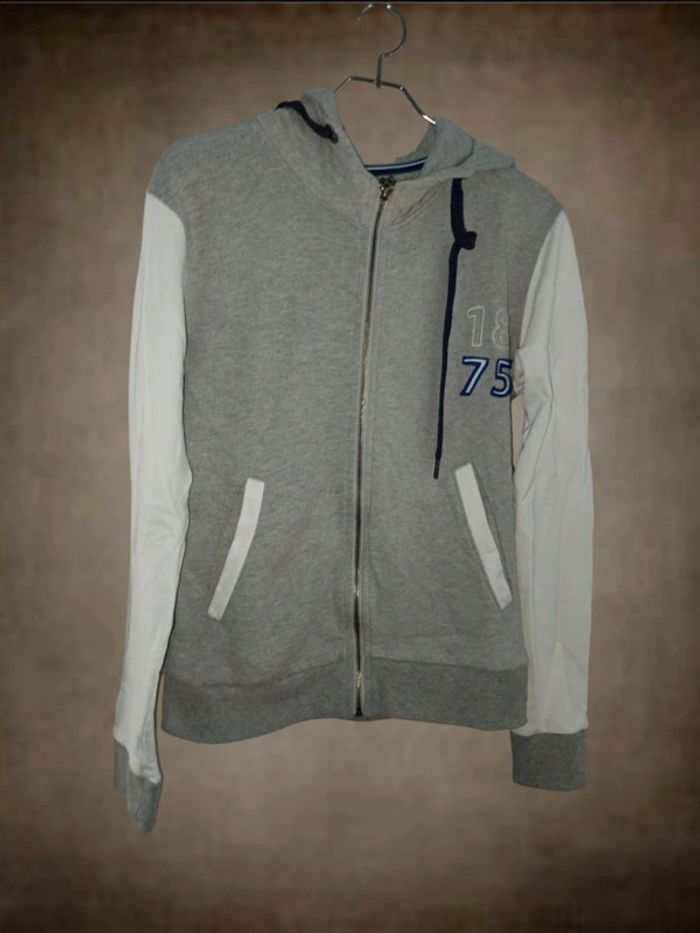 Veste M
