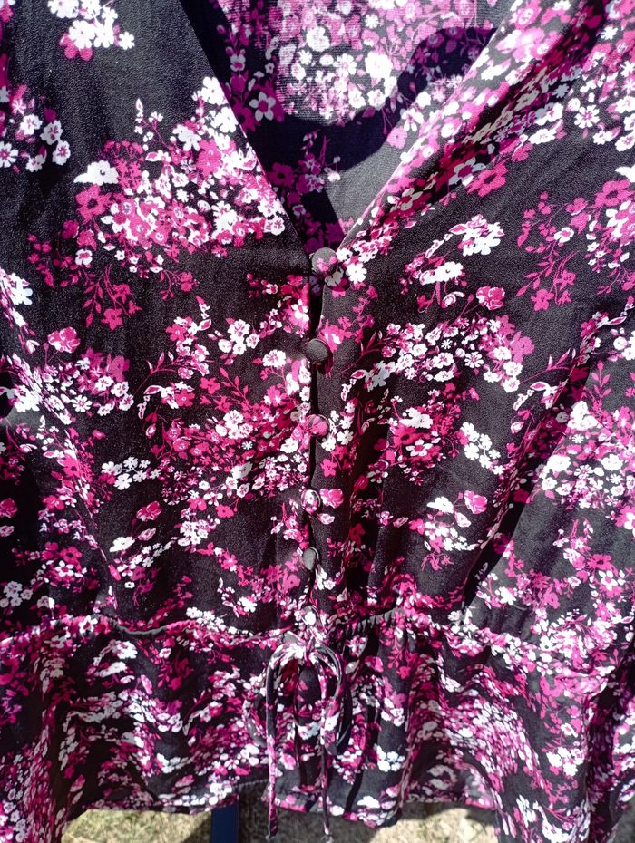 Chemisier fleuri taille 44 - photo numéro 2