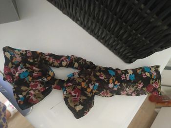 Bandeau  avec noeud fleurie