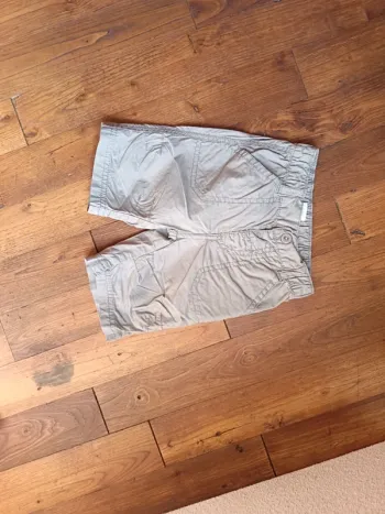 Short garçon gris