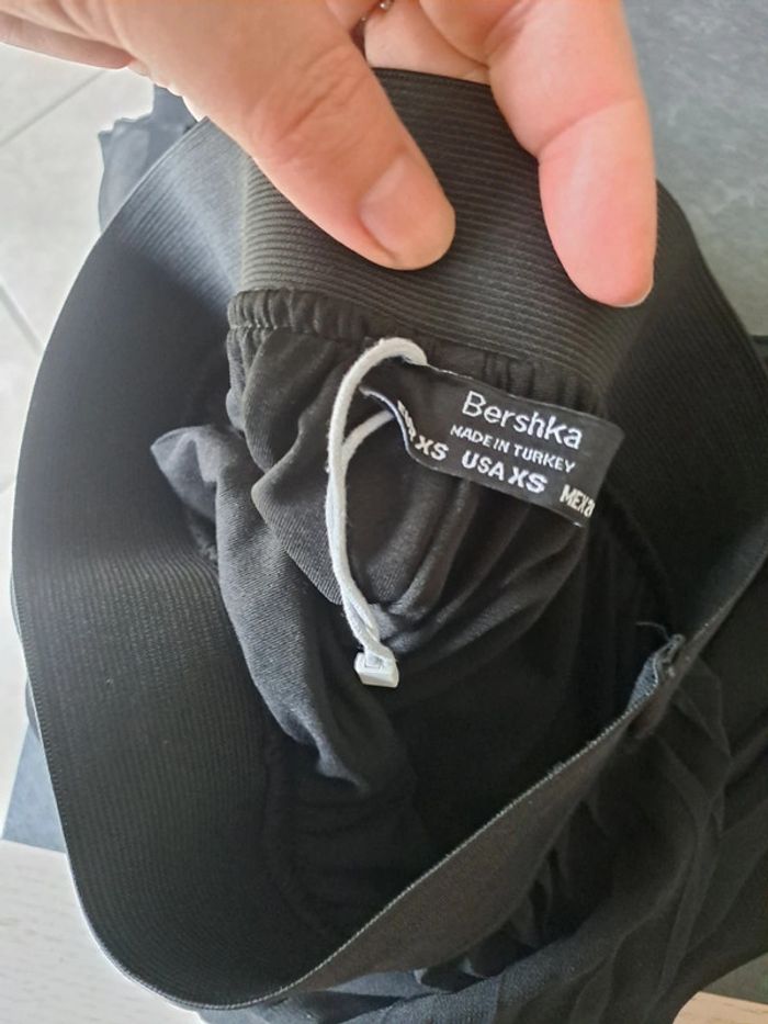 Jupe plissée noire bershka - photo numéro 4