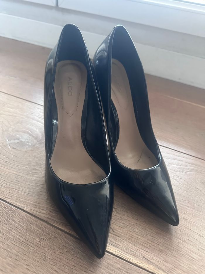 escarpins noirs vernis de la marque Aldo / 40