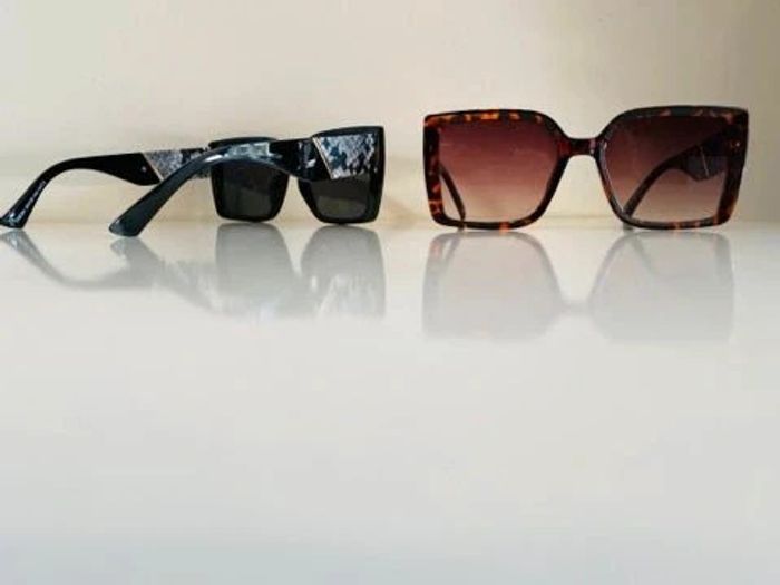 Lot de deux lunettes de soleil marron et noir UV protection catégorie 3