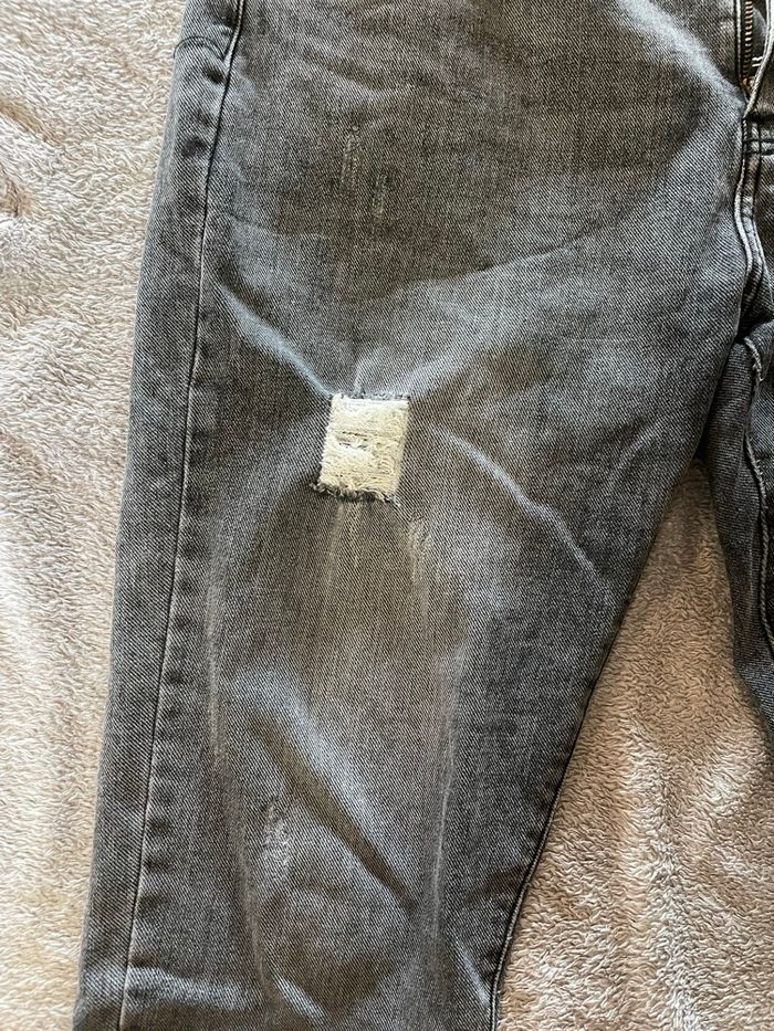 Jean femme gris/noir déchiré – Taille 46 / 3XL - photo numéro 4